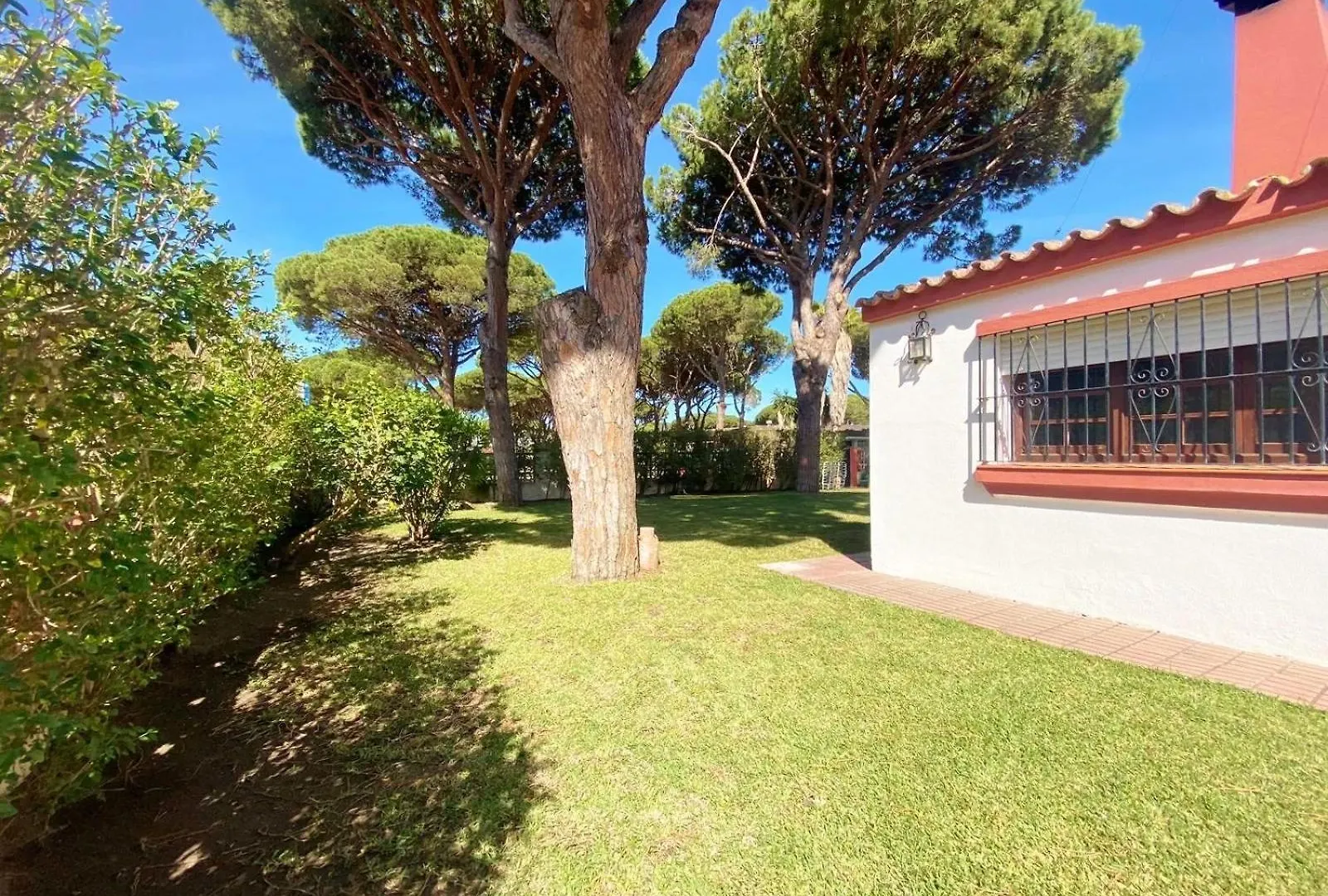 Ferienhaus Chalet Roche A 300 Metros De La Playa Spanien